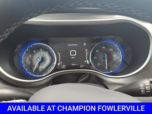 Used 2023 Chrysler Pacifica Touring-L FWD image 21