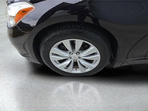 Used 2011 INFINITI M37 w/ Premium Pkg RWD image 10