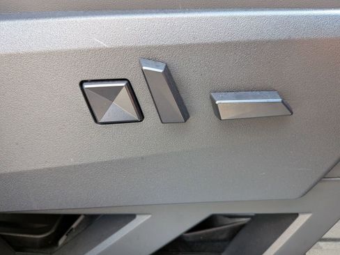 Used 2025 Tesla Cybertruck AWD Crew Cab image 37