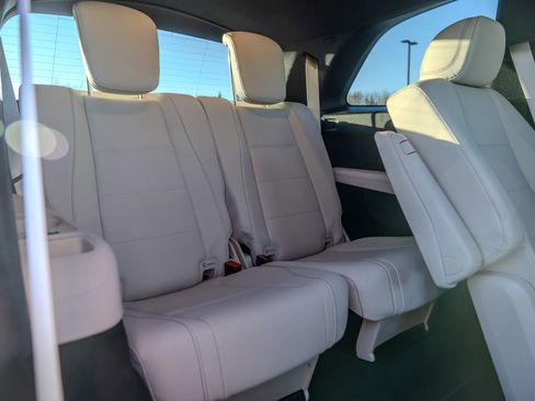 Used 2025 Mercedes-Benz GLS 450 4MATIC image 21