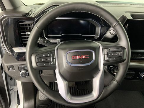 Used 2025 GMC Sierra 1500 Elevation image 31