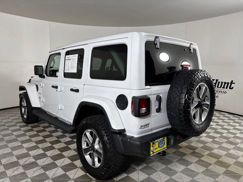 Used 2022 Jeep Wrangler Unlimited Sahara AWD/4WD image 6
