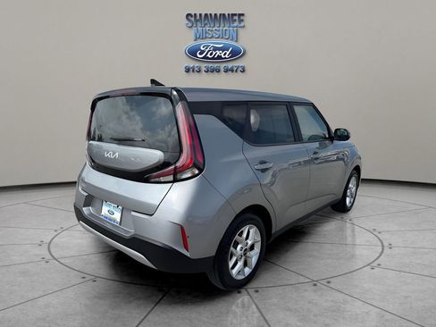 Used 2023 Kia Soul LX w/ LX Technology Package image 5