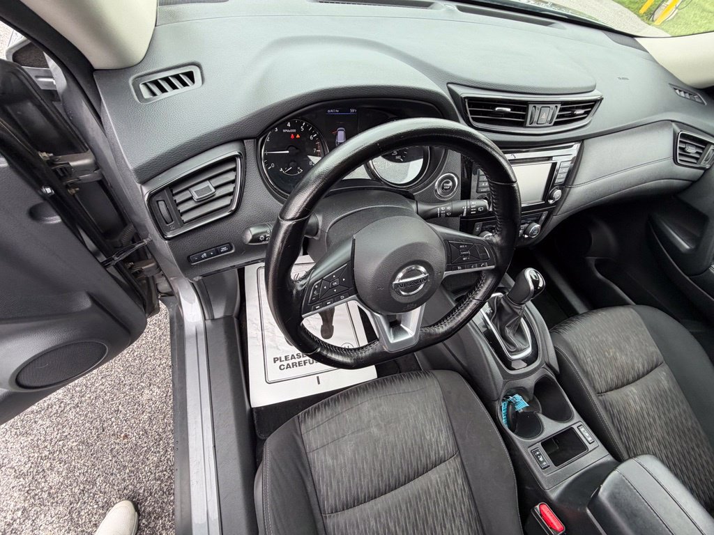 Used 2020 Nissan Rogue SV AWD/4WD image 12