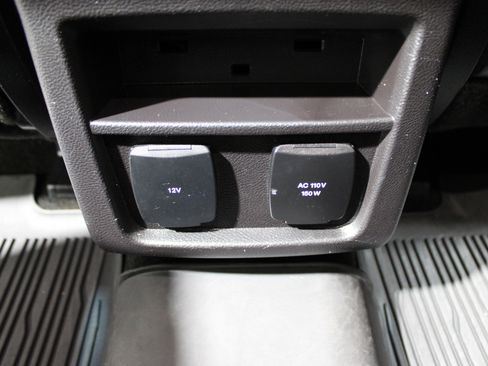 Used 2018 Ford Edge SEL w/ Equipment Group 201A image 28