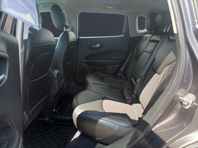 Used 2019 Jeep Compass Latitude AWD/4WD image 13