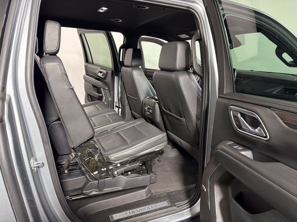 Used 2024 Chevrolet Suburban LT AWD/4WD image 23