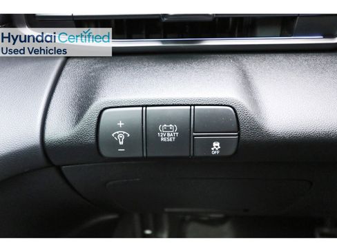 Certified 2025 Hyundai Elantra SEL FWD image 22