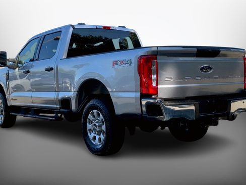 Used 2024 Ford F250 XLT w/ FX4 Off-Road Package image 13