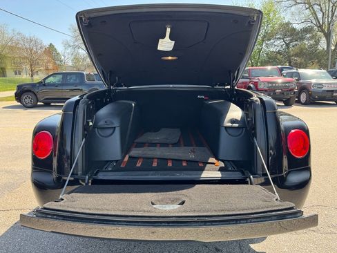 Used 2003 Chevrolet SSR w/ Preferred Equipment Group RWD image 9