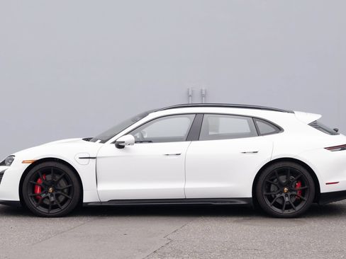 Used 2024 Porsche Taycan GTS AWD/4WD image 32