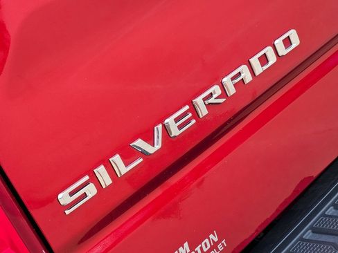 Used 2023 Chevrolet Silverado 1500 High Country w/ High Country Premium Package AWD/4WD image 15