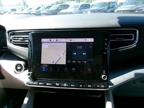 Certified 2025 Jeep Wagoneer 4WD image 14