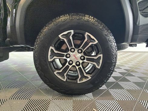 Used 2025 GMC Canyon AT4 w/ Technology Plus Package AWD/4WD image 8