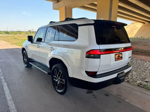 Used 2024 Lexus GX 550 w/ Accessory Package (Z1) AWD/4WD image 5
