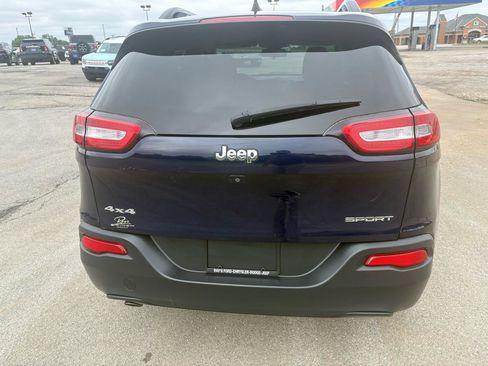 Used 2016 Jeep Cherokee Sport AWD/4WD image 4
