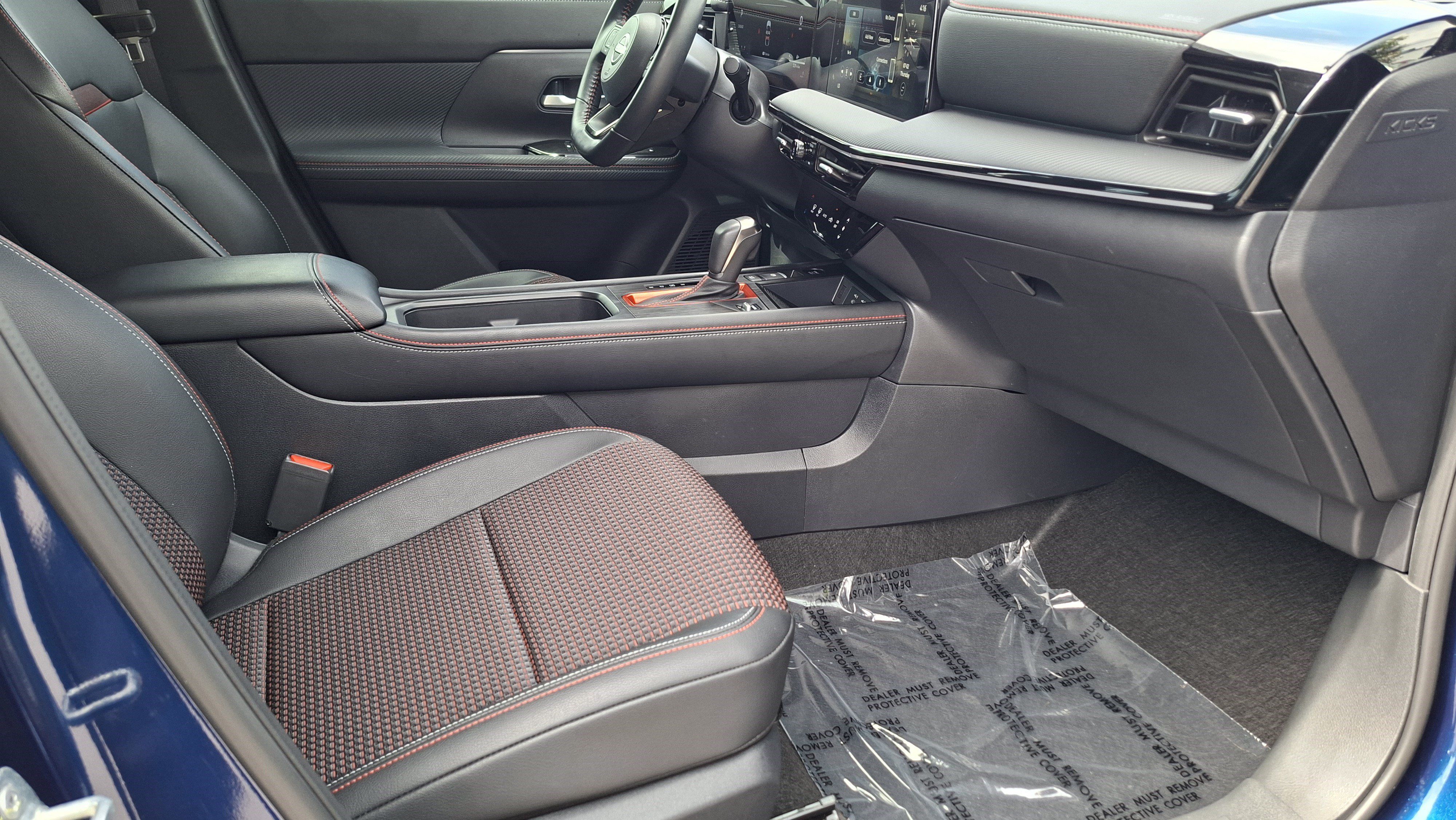 Certified 2025 Nissan Kicks SR FWD image 23