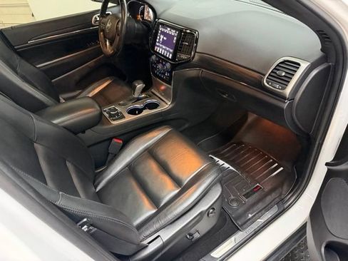 Used 2021 Jeep Grand Cherokee Limited image 36