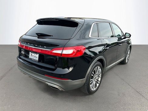 Used 2017 Lincoln MKX Reserve w/ Lincoln MKX Climate Package FWD image 4