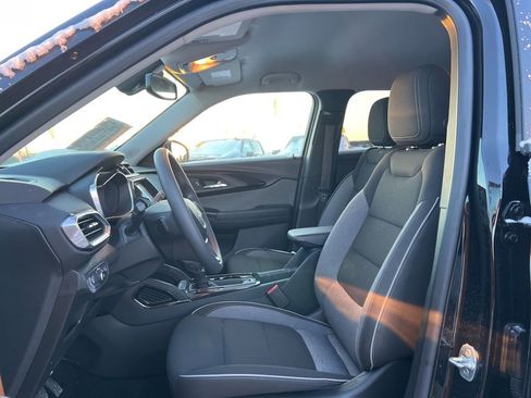 Used 2023 Chevrolet TrailBlazer LT w/ Convenience Package image 11