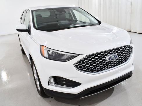 Used 2023 Ford Edge SEL w/ Convenience Package image 4