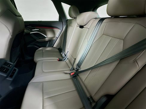 New 2025 Audi Q5 Premium Plus image 4