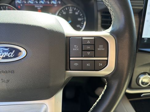 Used 2022 Ford Expedition Limited image 35