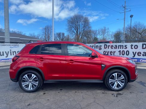 Used 2025 Mitsubishi Outlander Sport ES AWD/4WD image 2