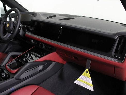 New 2026 Porsche Cayenne image 15