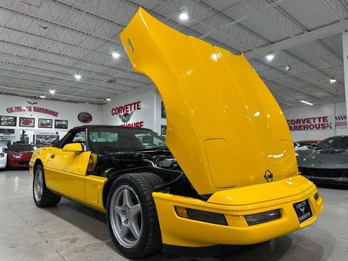 Used 1996 Chevrolet Corvette Convertible RWD image 2