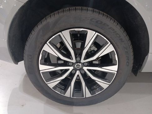 Used 2024 Volvo XC60 B5 Plus w/ Protection Package Premier AWD/4WD image 23