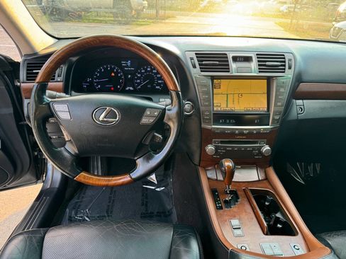 Used 2011 Lexus LS 460 w/ Touring Edition RWD image 12