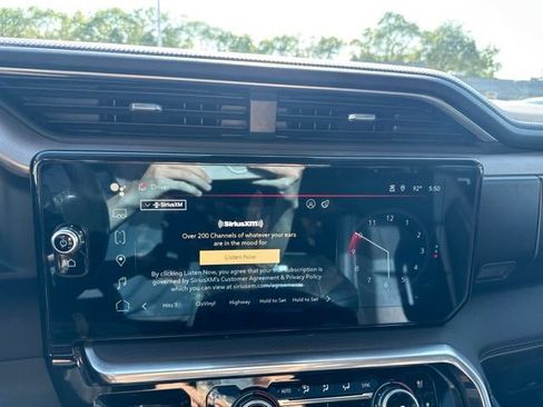 Used 2022 GMC Sierra 1500 Denali w/ Technology Package AWD/4WD image 18