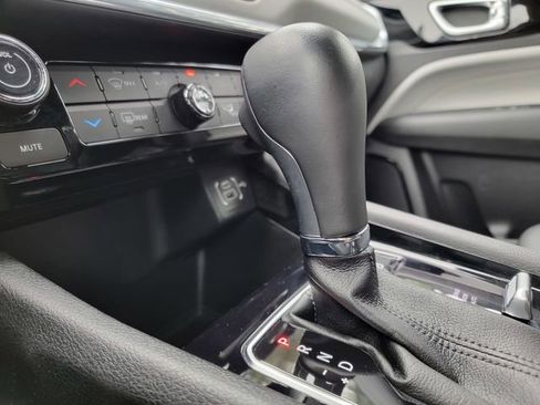 Certified 2023 Jeep Compass Limited w/ Elite Group AWD/4WD image 30