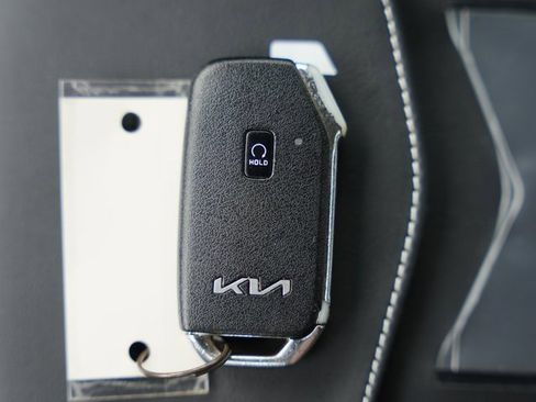 Used 2023 Kia K5 LXS image 33