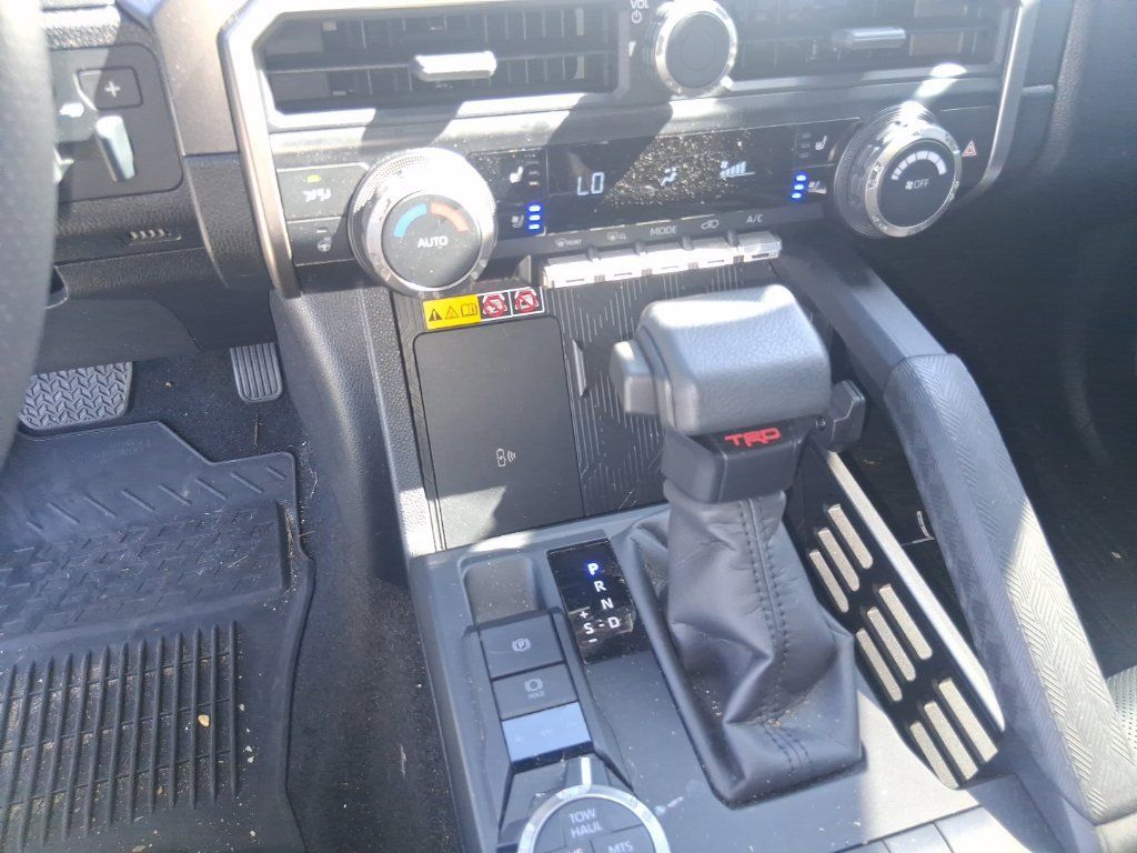 Used 2025 Toyota 4Runner TRD Off-Road Premium w/ Tow Technology Package AWD/4WD image 14
