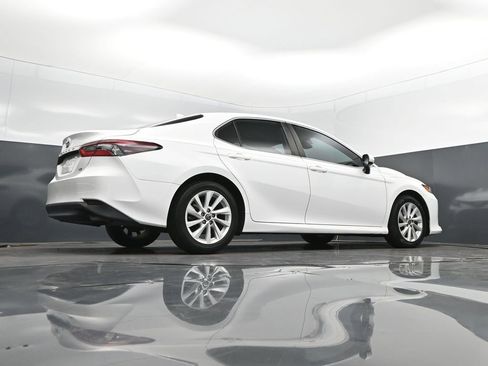 Used 2022 Toyota Camry LE image 43
