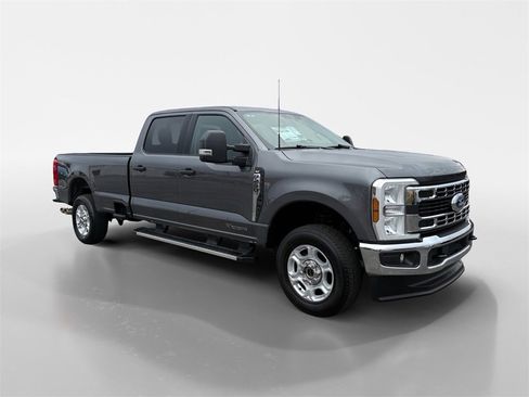 Certified 2025 Ford F250 XLT image 8