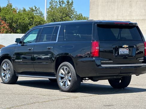 Used 2019 Chevrolet Suburban Premier AWD/4WD image 7