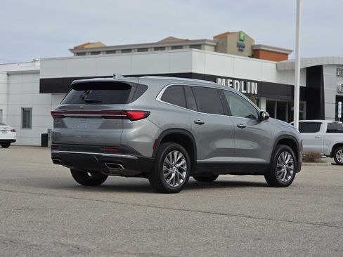 Used 2025 Buick Enclave Preferred image 7