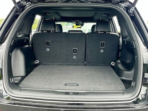 New 2025 Jeep Grand Cherokee Limited w/ Black Appearance Package image 38