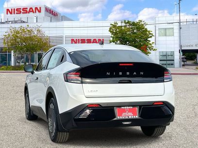 New 2026 Nissan Leaf w/ Illuminated Package