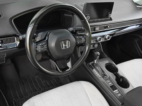 Used 2022 Honda Civic EX image 11