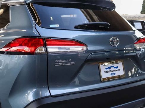 Used 2024 Toyota Corolla Cross LE w/ Moonroof Package image 9