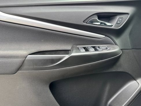 Used 2022 Chevrolet Bolt EUV LT image 11