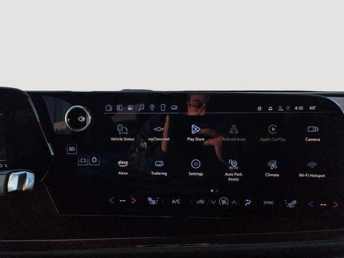 Used 2025 Chevrolet Traverse Z71 w/ Enhanced Driving Package image 24