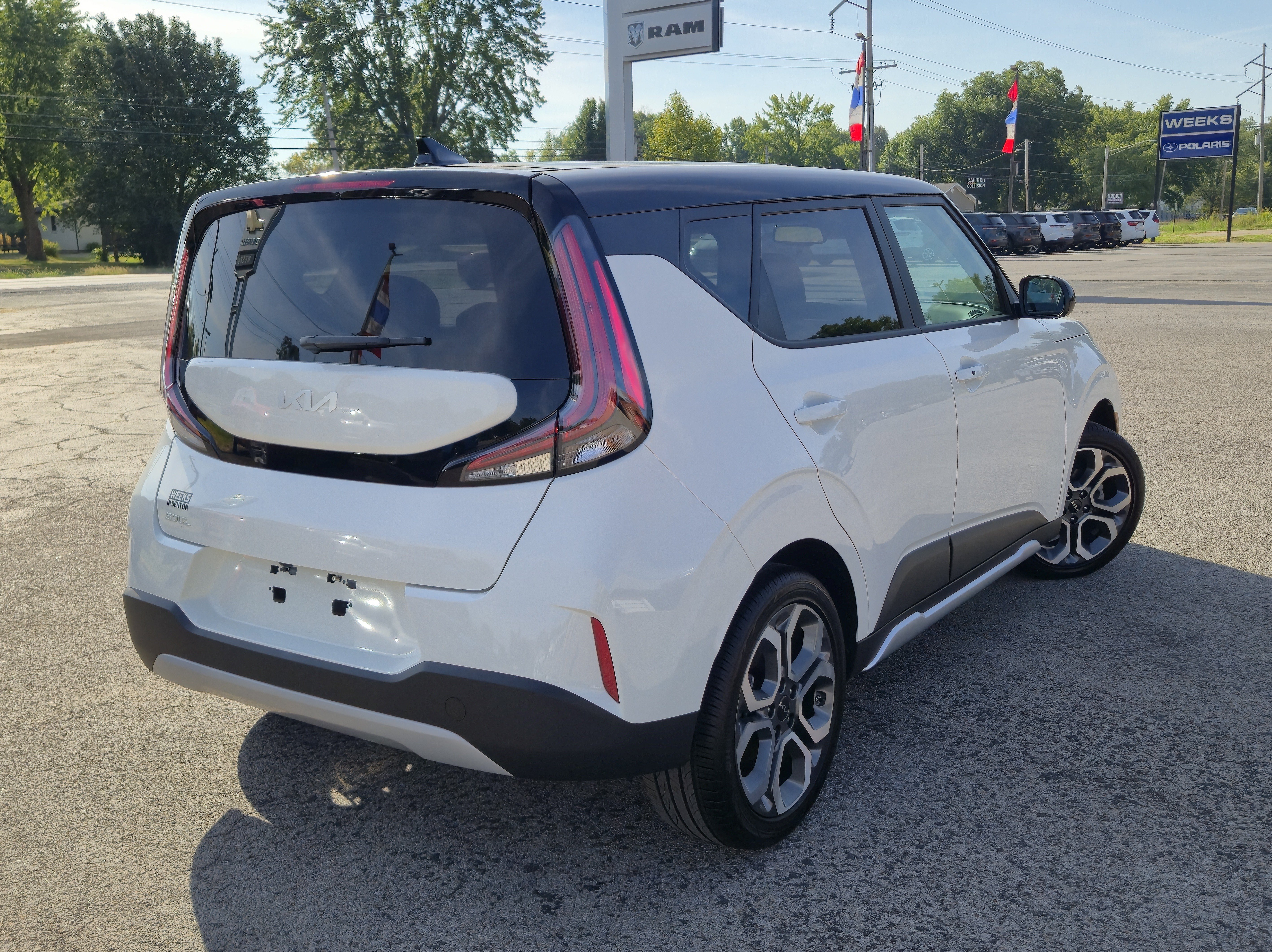 Used 2025 Kia Soul EX FWD image 2