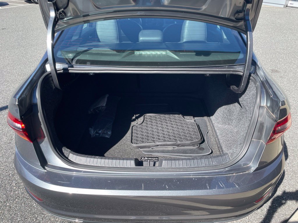 Used 2019 Volkswagen Jetta R-Line w/ R-Line Cold Weather Package FWD image 25