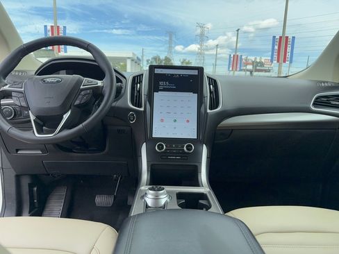 Certified 2024 Ford Edge SEL image 28