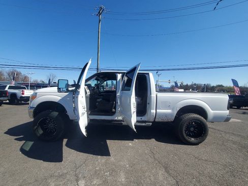 Used 2012 Ford F250 Lariat w/ Lariat Interior Pkg image 2